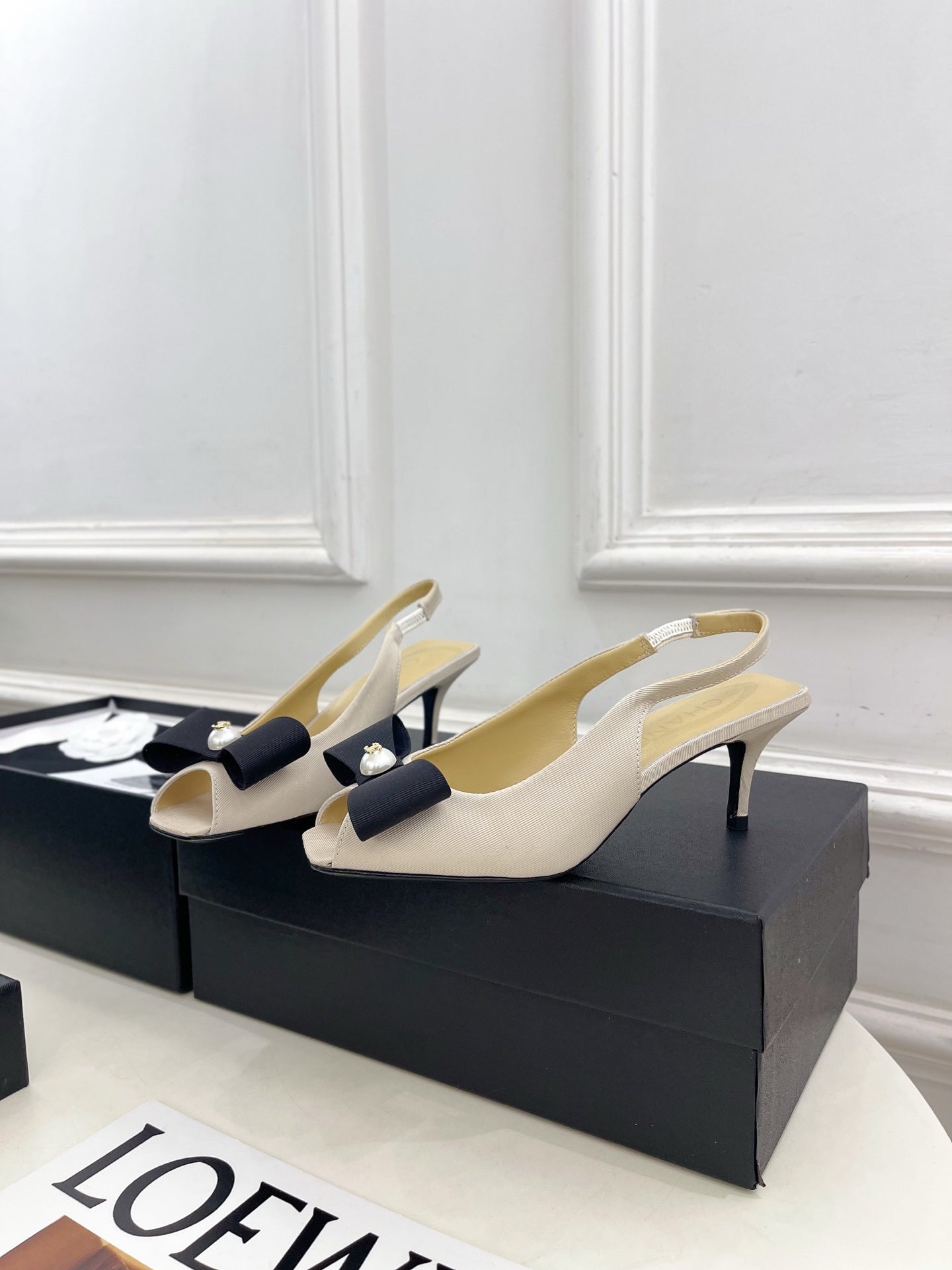 CC 26s Classic Toe High-Heeled Sandals 5.5cm Light Beige Black Canvas 891633