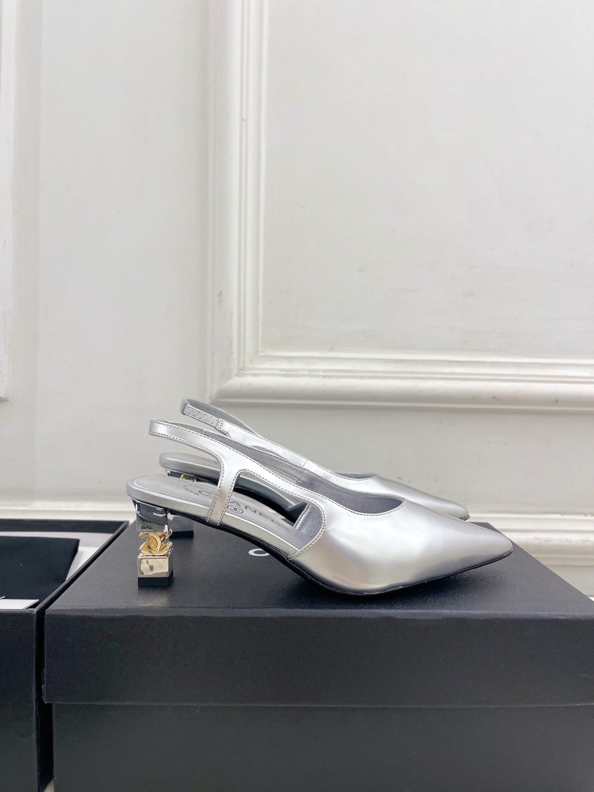 Chanel 26s Pointed Toe High Heels 55 Mm In Metallic Silver Lambskin