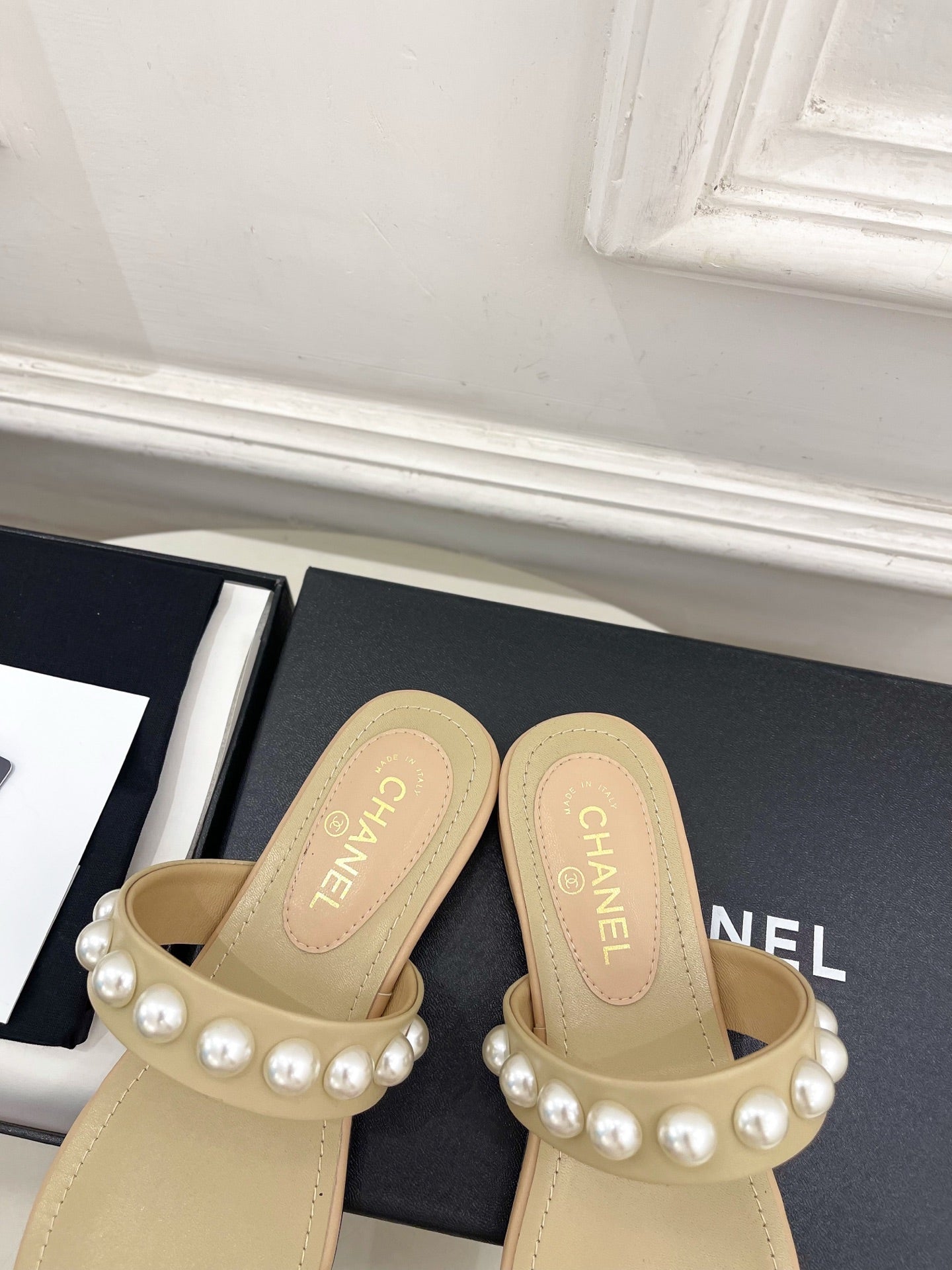 CC 26s Pearl Embellished Sandals Beige Sheepskin 947068