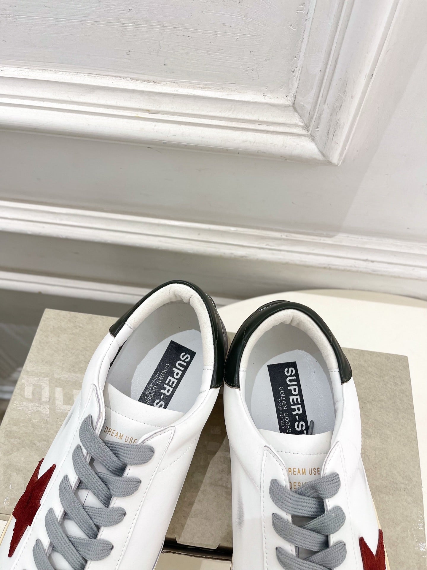 Golden Goose 26s Super-Star Red Star White Leather 947751