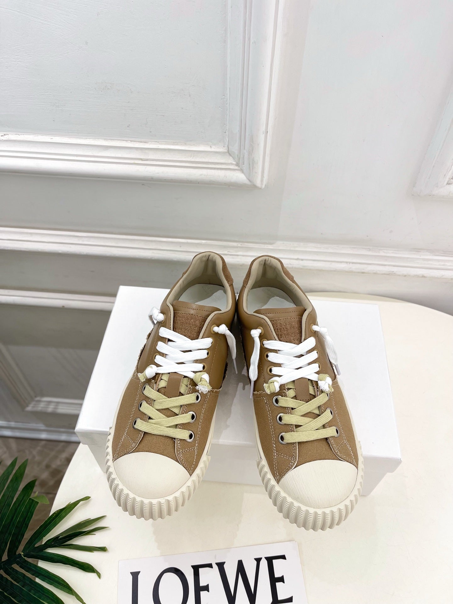 MM6 26s New Evolution Sneakers Brown Calfskin 947486