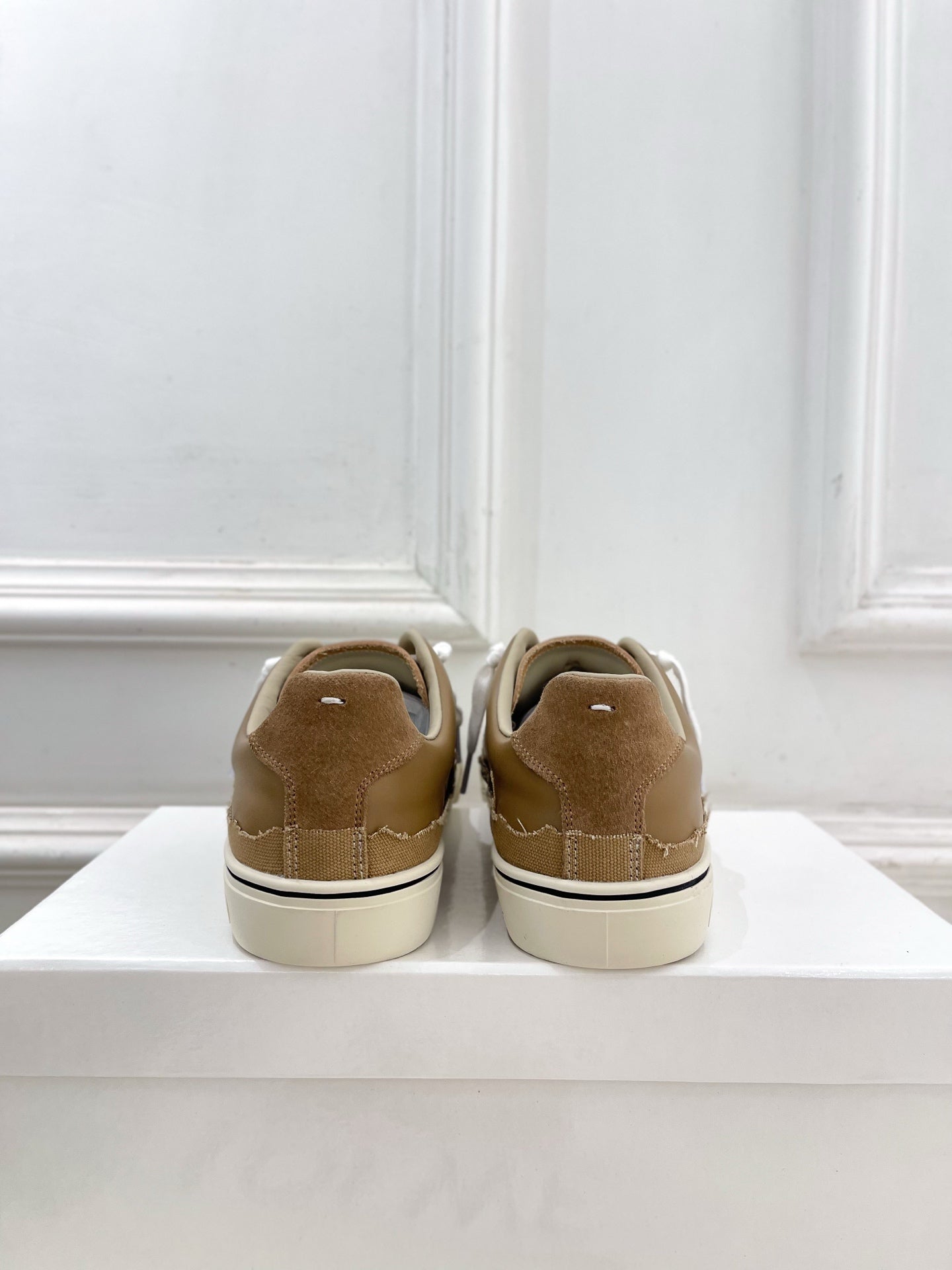MM6 26s New Evolution Sneakers Brown Calfskin 947486