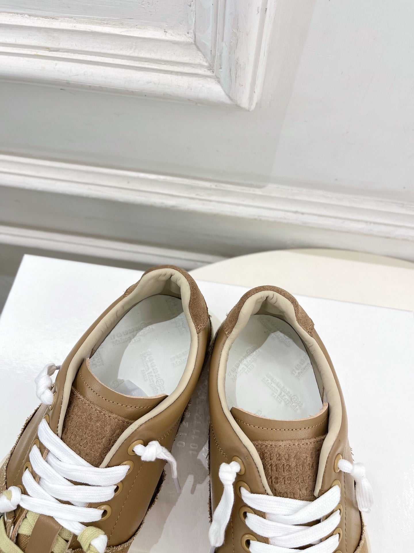 MM6 26s New Evolution Sneakers Brown Calfskin 947486
