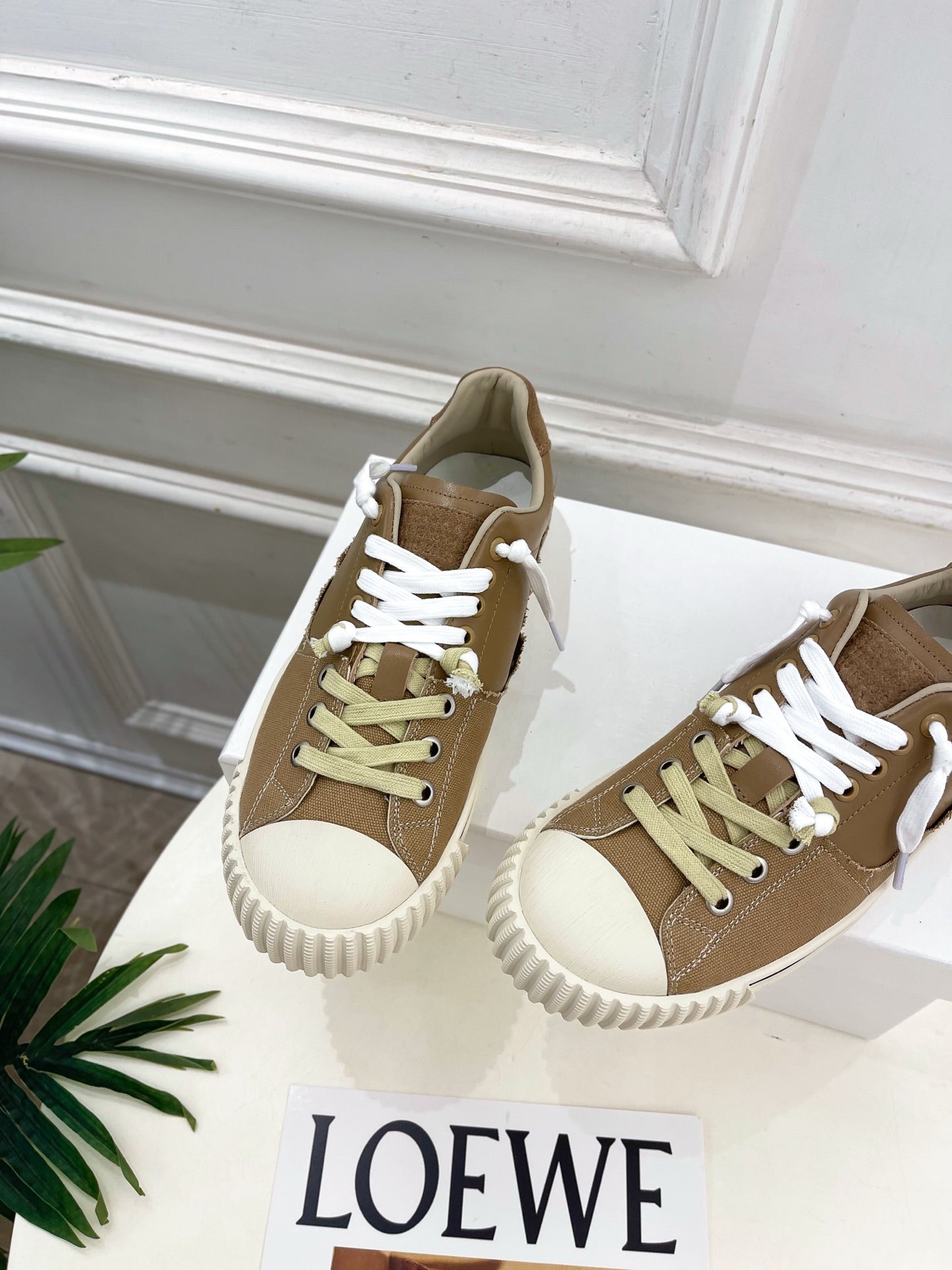 MM6 26s New Evolution Sneakers Brown Calfskin 947486
