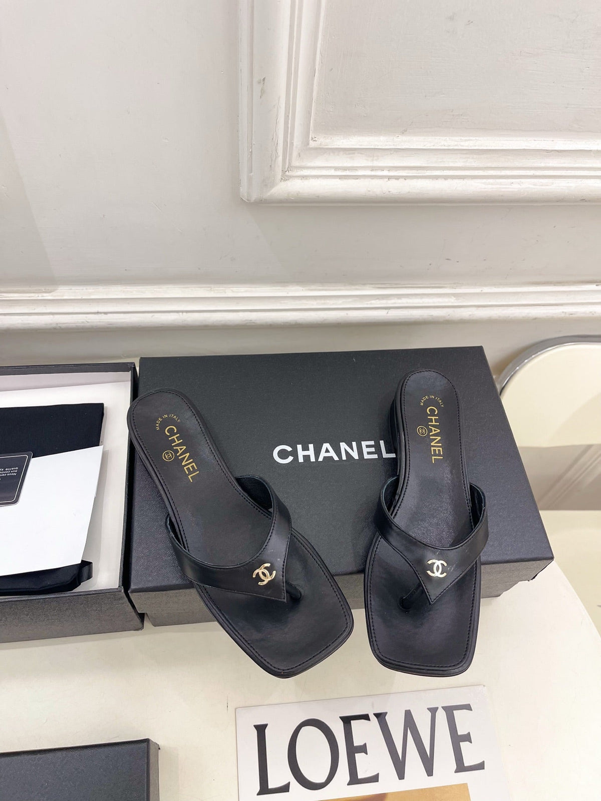 CC 26s Square Toe Thong Sandals Black Leather 946865