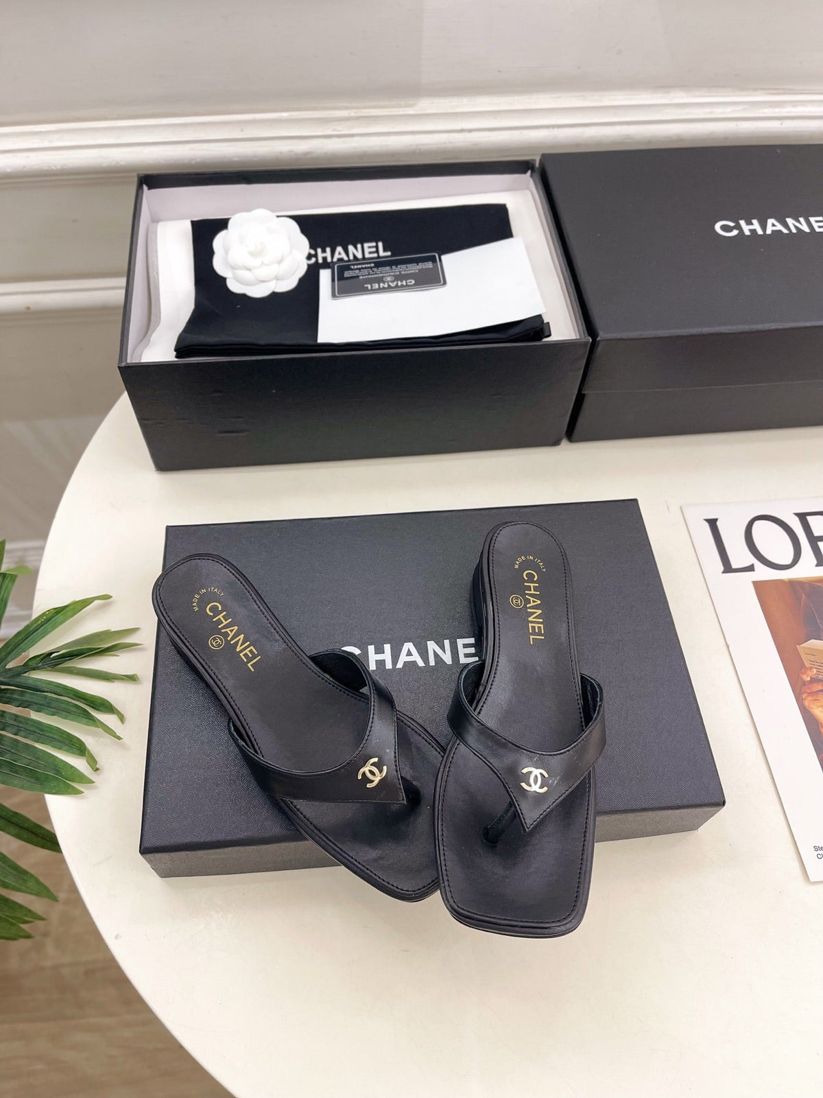 CC 26s Square Toe Thong Sandals Black Leather 946865