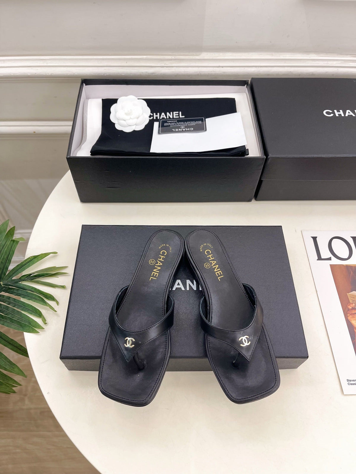 CC 26s Square Toe Thong Sandals Black Leather 946865