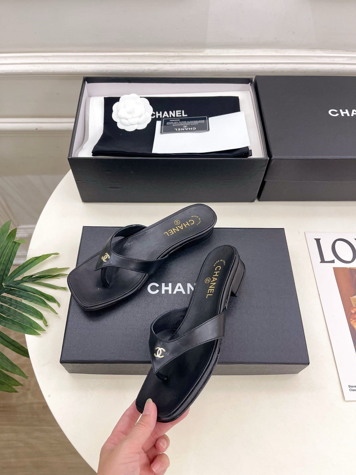 CC 26s Square Toe Thong Sandals Black Leather 946865