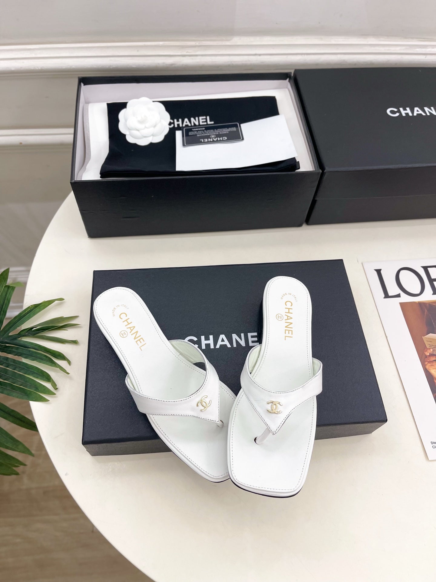 CC 26s Square Toe Thong Sandals White Leather 946866