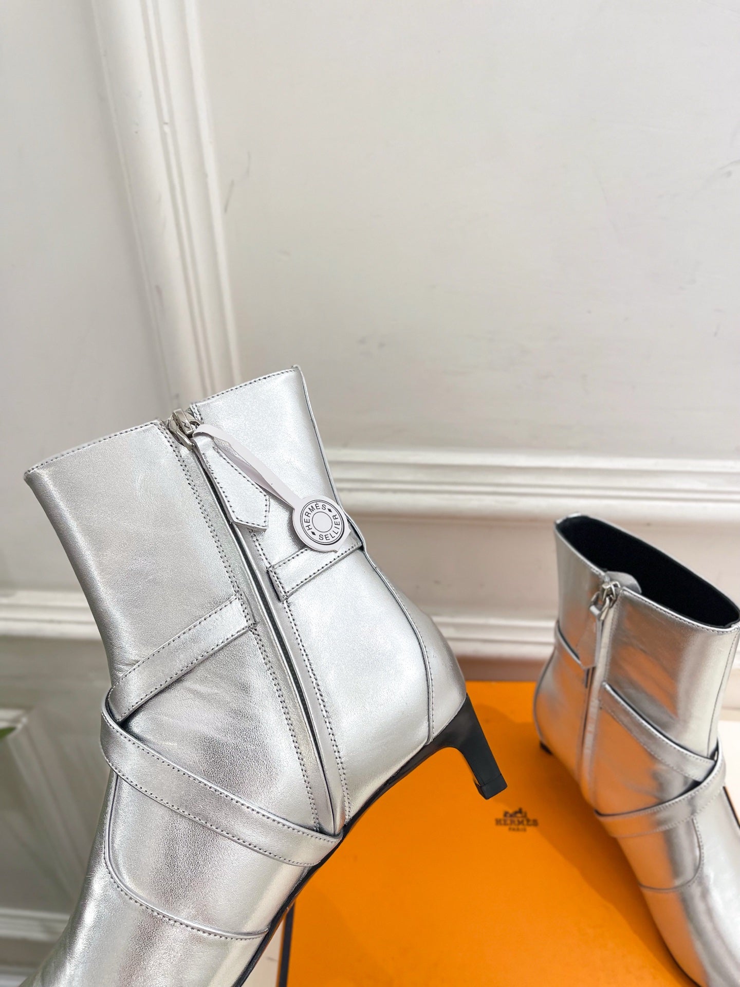 HM 26s Nice 40 Ankle Boot Sliver Lambskin 947287