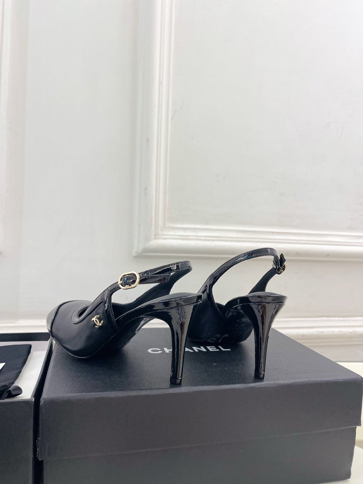 CC 26s Slingbacks Conic Heel 9cm Black Leather 946881