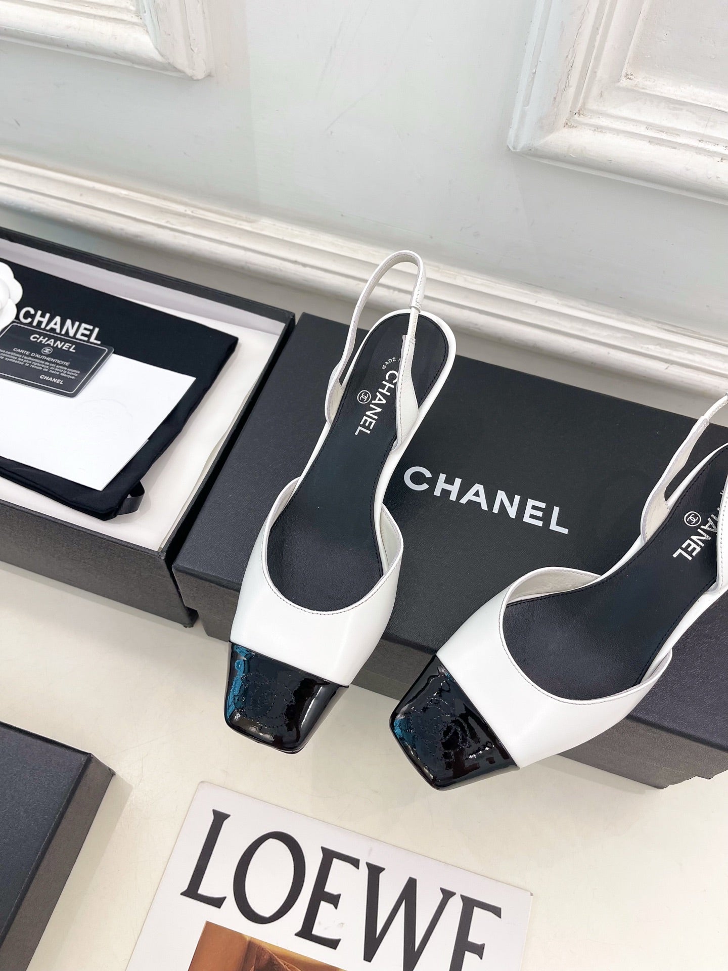 CC 26s Square Toe Slingback 6.5cm Black White Leather 946908