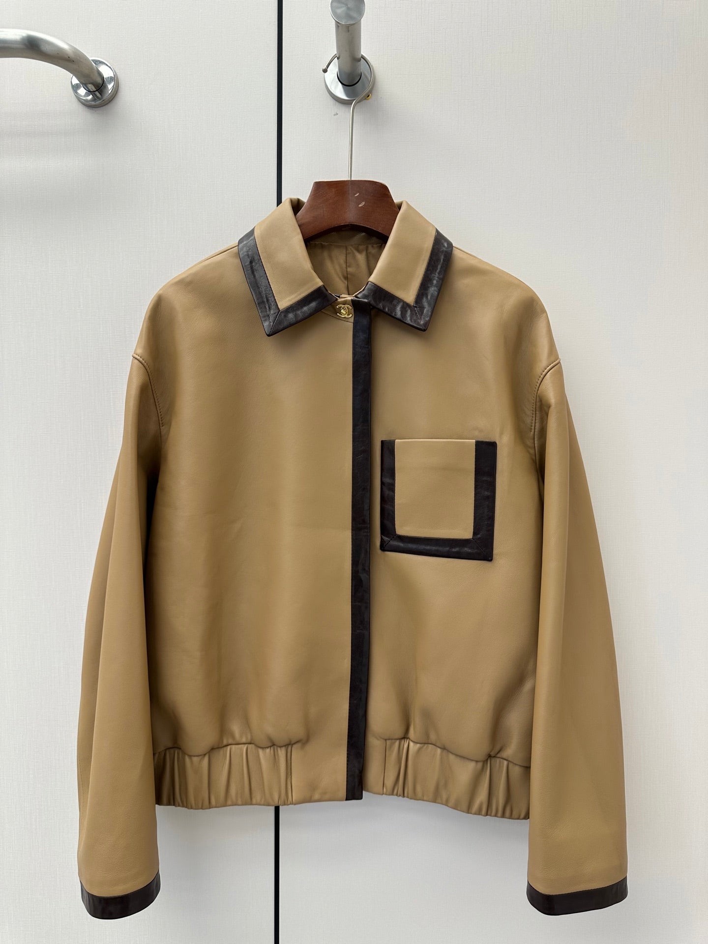CC Pre ss2026 Jacket Beige Black Lambskin 400337
