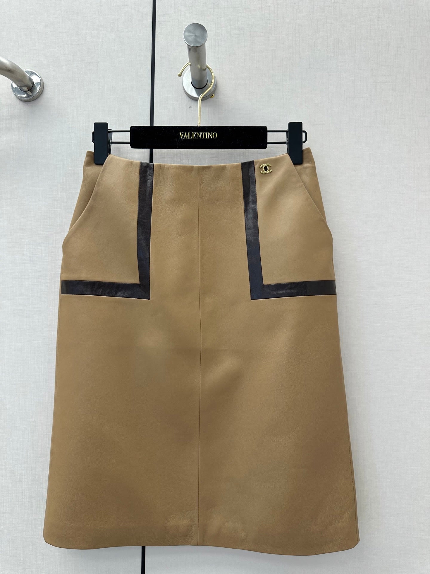 CC Pre ss2026 Skirt Beige Black Lambskin 400336