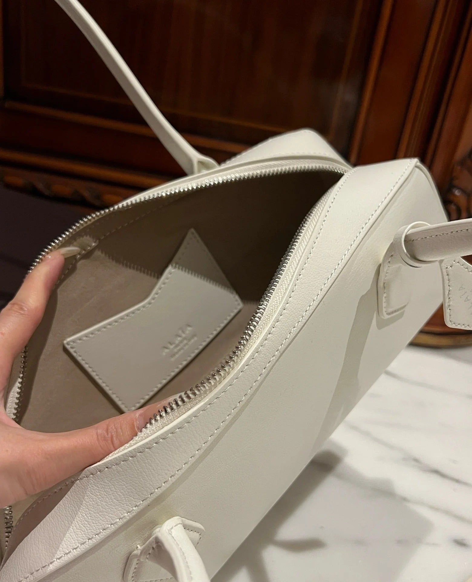 Alaia 2025 Le Teckel Bag 33cm White Lambskin