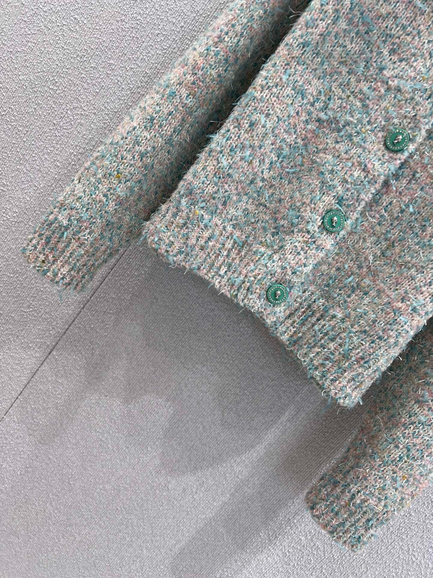 CHANEL 25S KNITTED CARDIGAN 233340