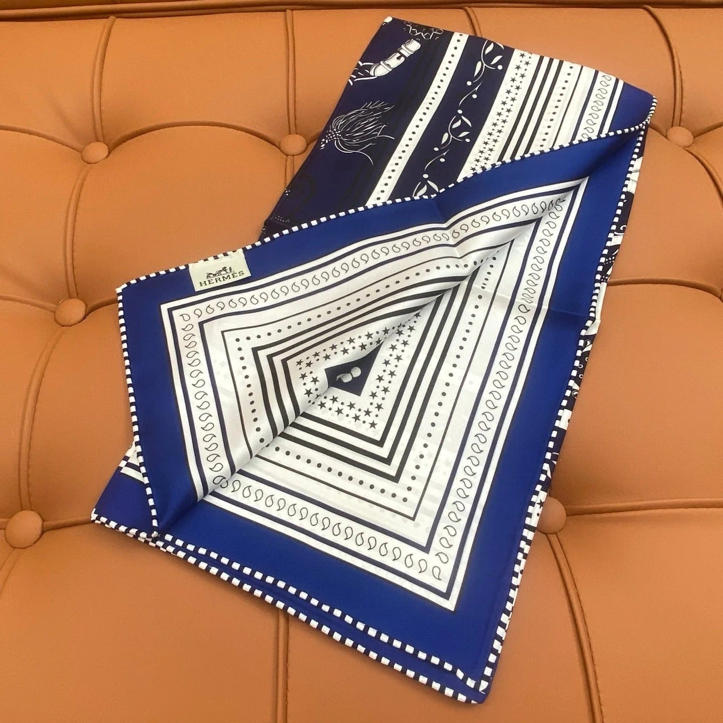 HERMES 25S SCARF 90 IN SILK 718485