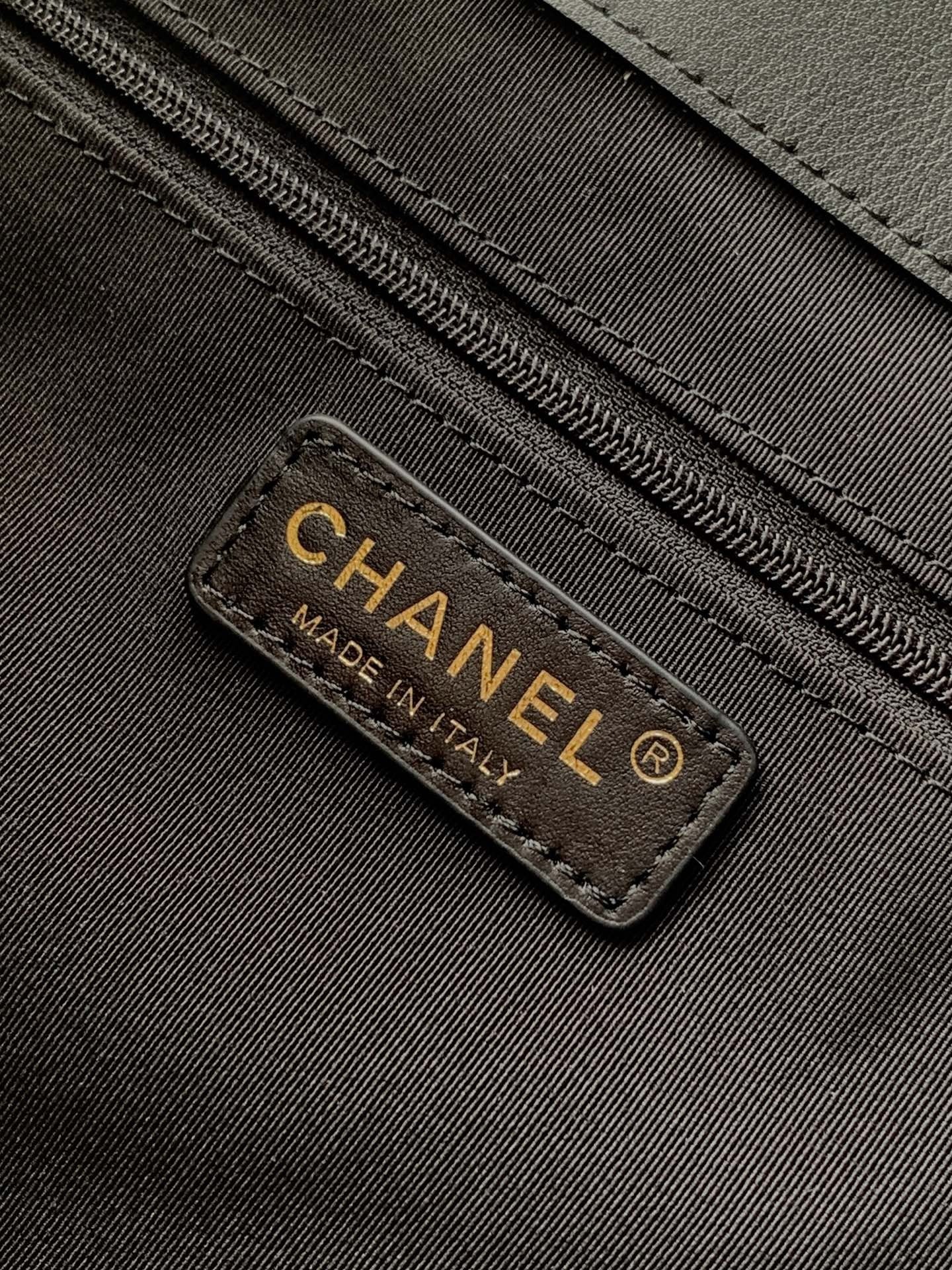 Chanel 2026 Bag 32cm Black Calfskin 331125