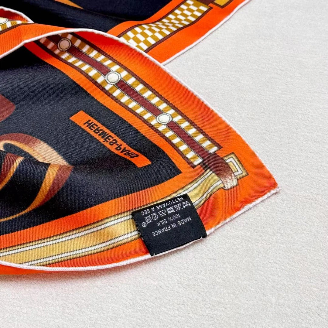 HERMES 25S SCARF 90 IN SILK 735840
