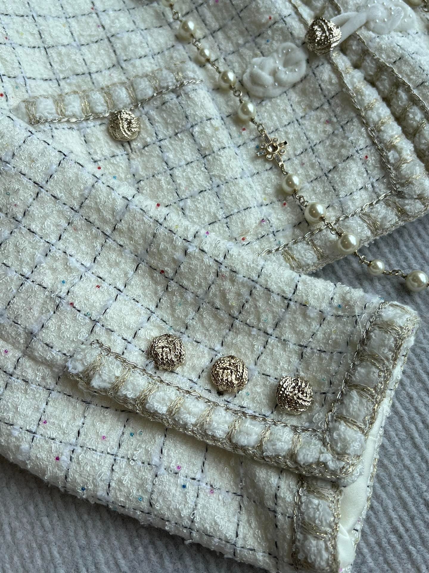 CHANEL WOOL COAT STYLE 9