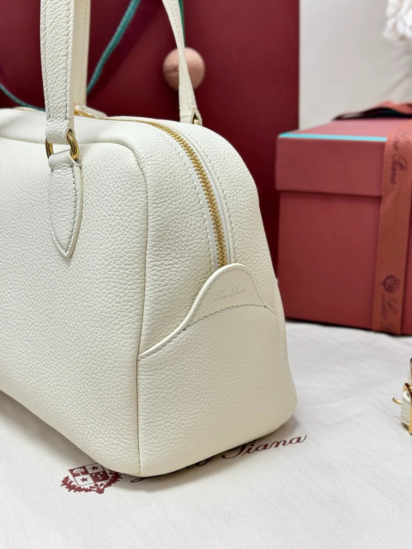LP 2026 Needle Bag 31cm Off-white Calfskin