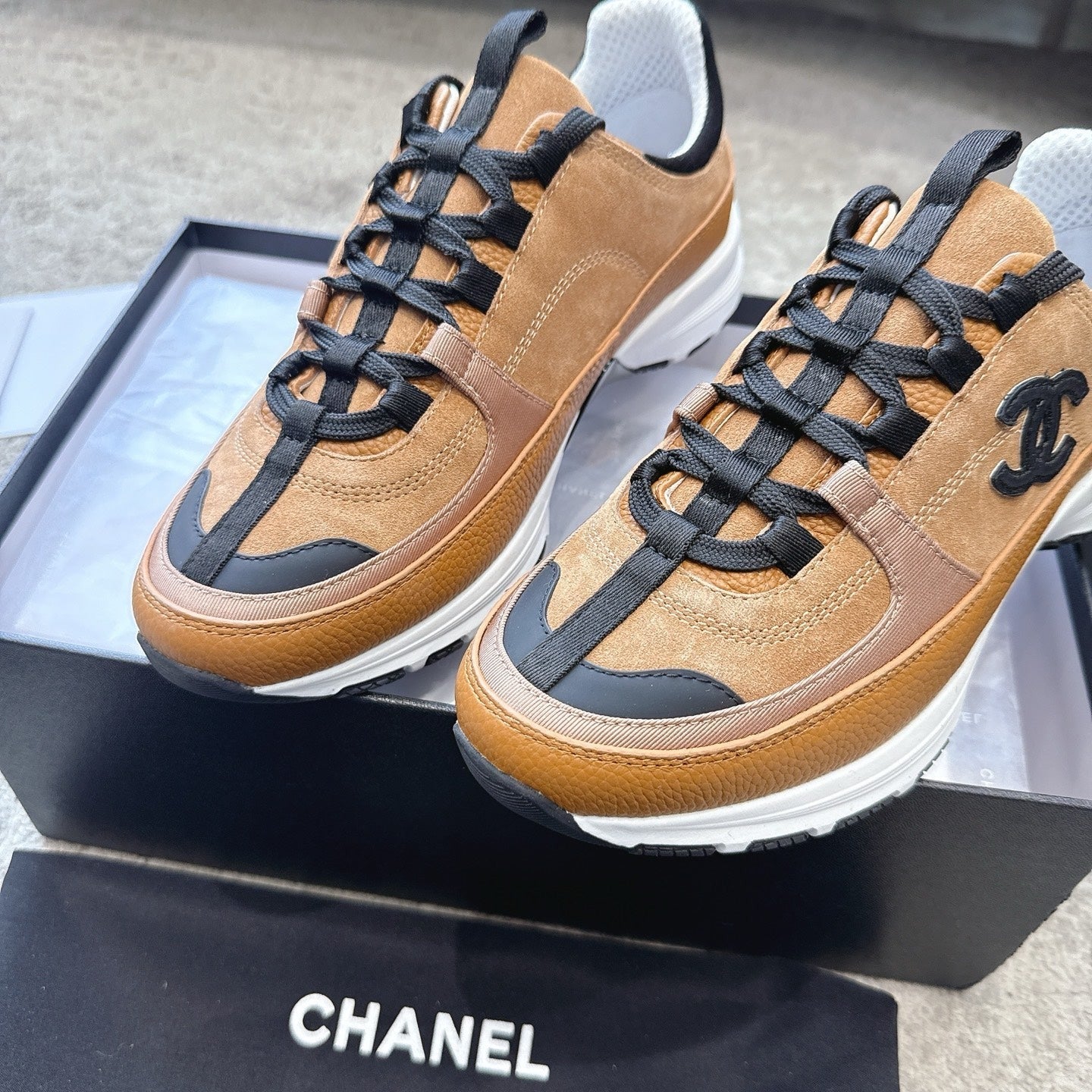 CC 26s Sneaker Caramel Brown Suede 647434