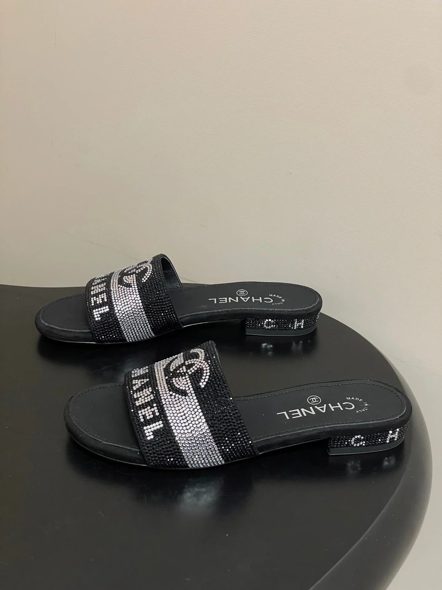 CC 26s Flat Sandals Black Sheepskin Rhinestones 649516