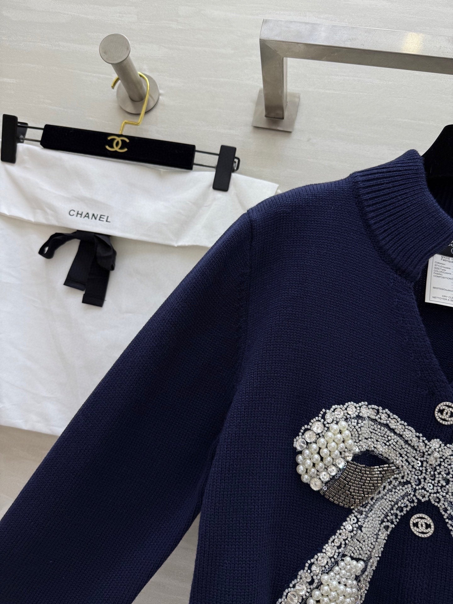 CHANEL 25S BOW EMBELLISHED KNITTED PULLOVER 274