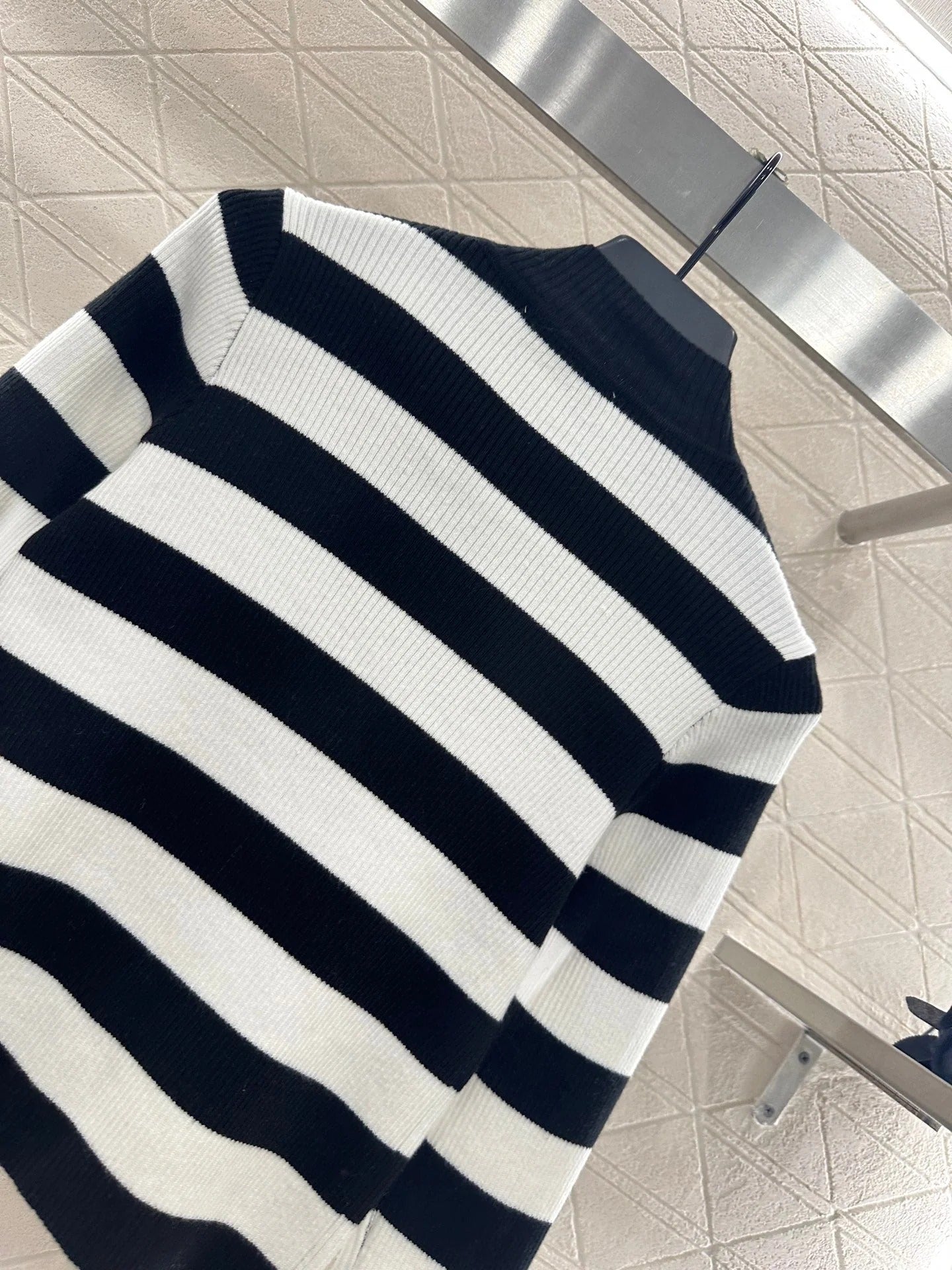 MIUMIU ZIP-UP KNIT TOP STYLE 21