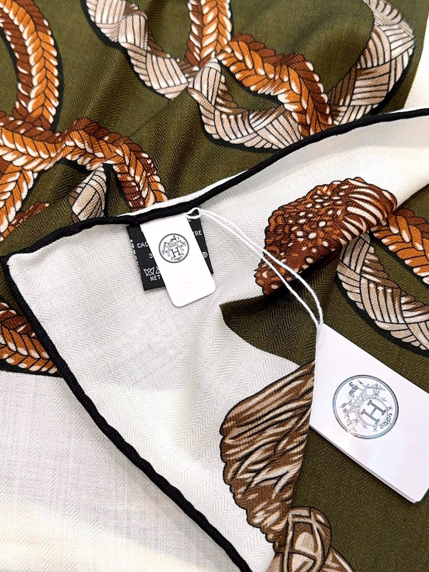 HERMES 25S SCARF 140 IN CASHMERE SILK 854538
