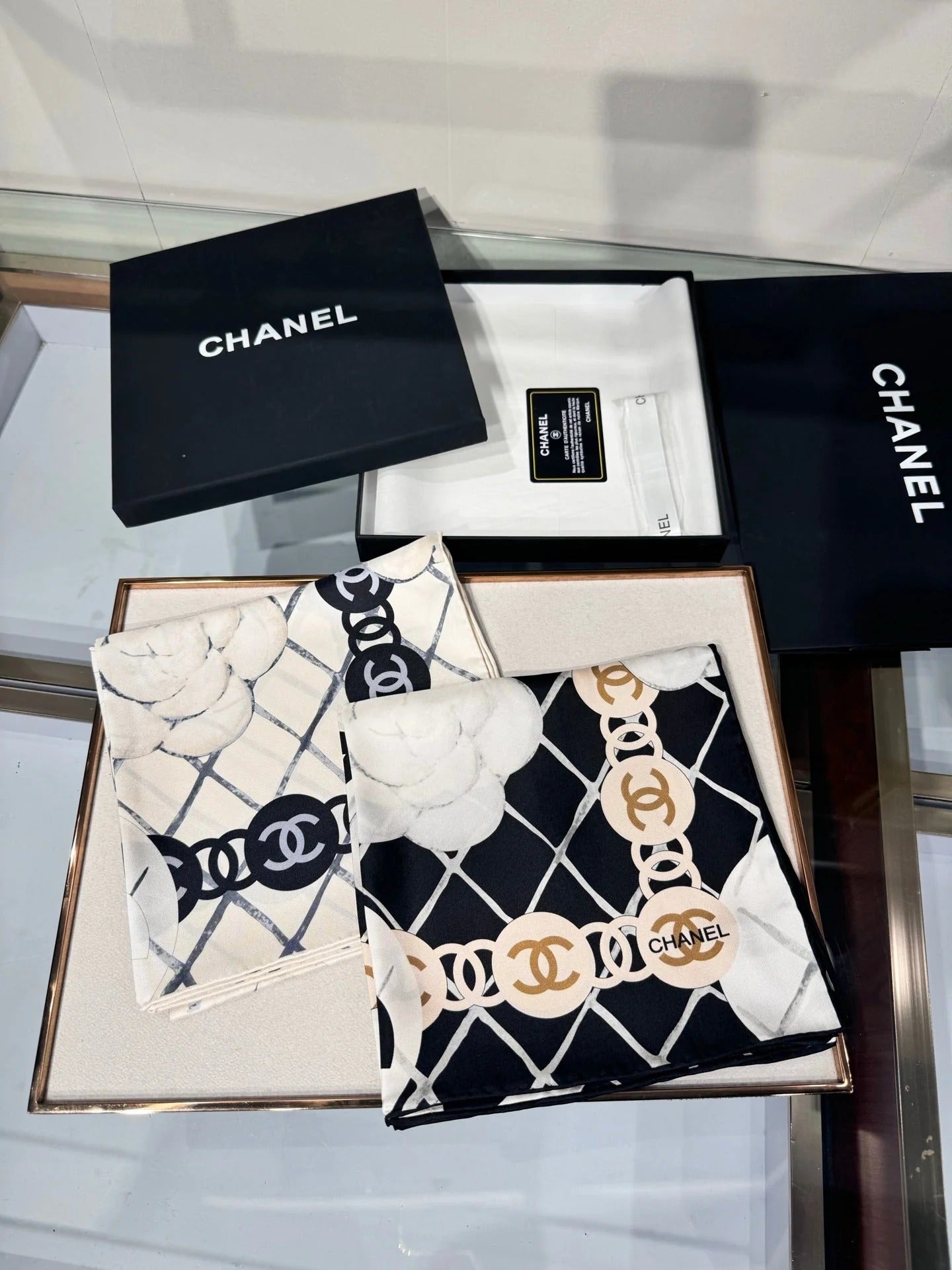 CHANEL 25S SCARF 90 IN CASHMERE SILK 737220
