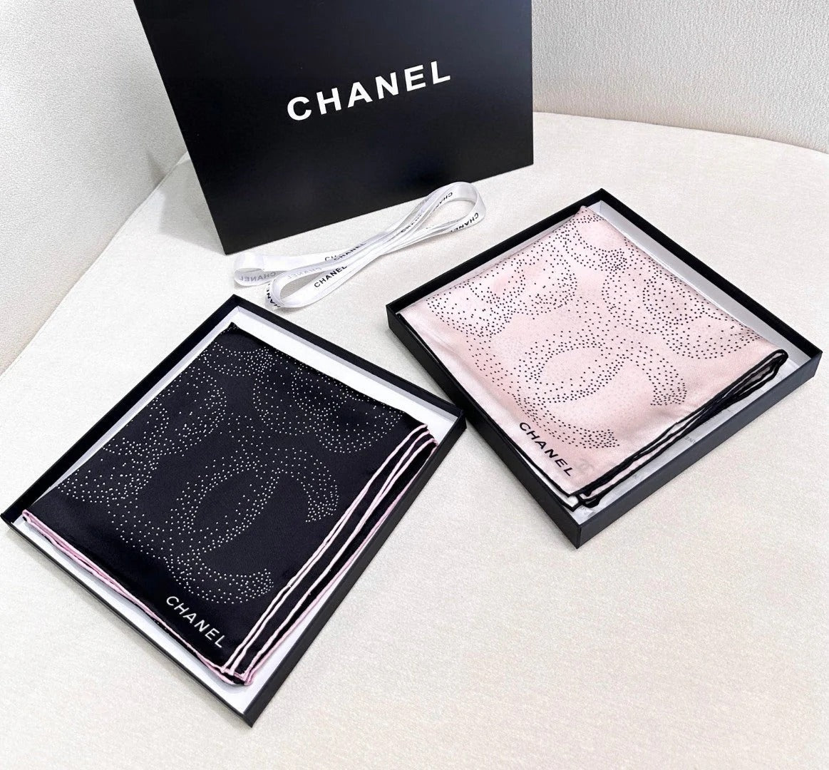 CHANEL 25S SCARF 90 IN SILK 730644