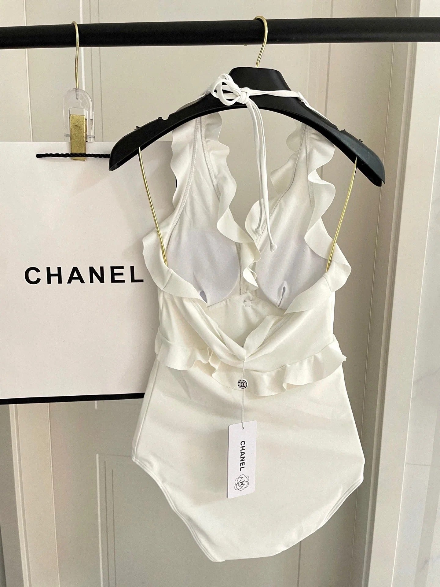 CC BIKINI SWIMSUIT SET WHITE AND RUFFLED TRIM 622179