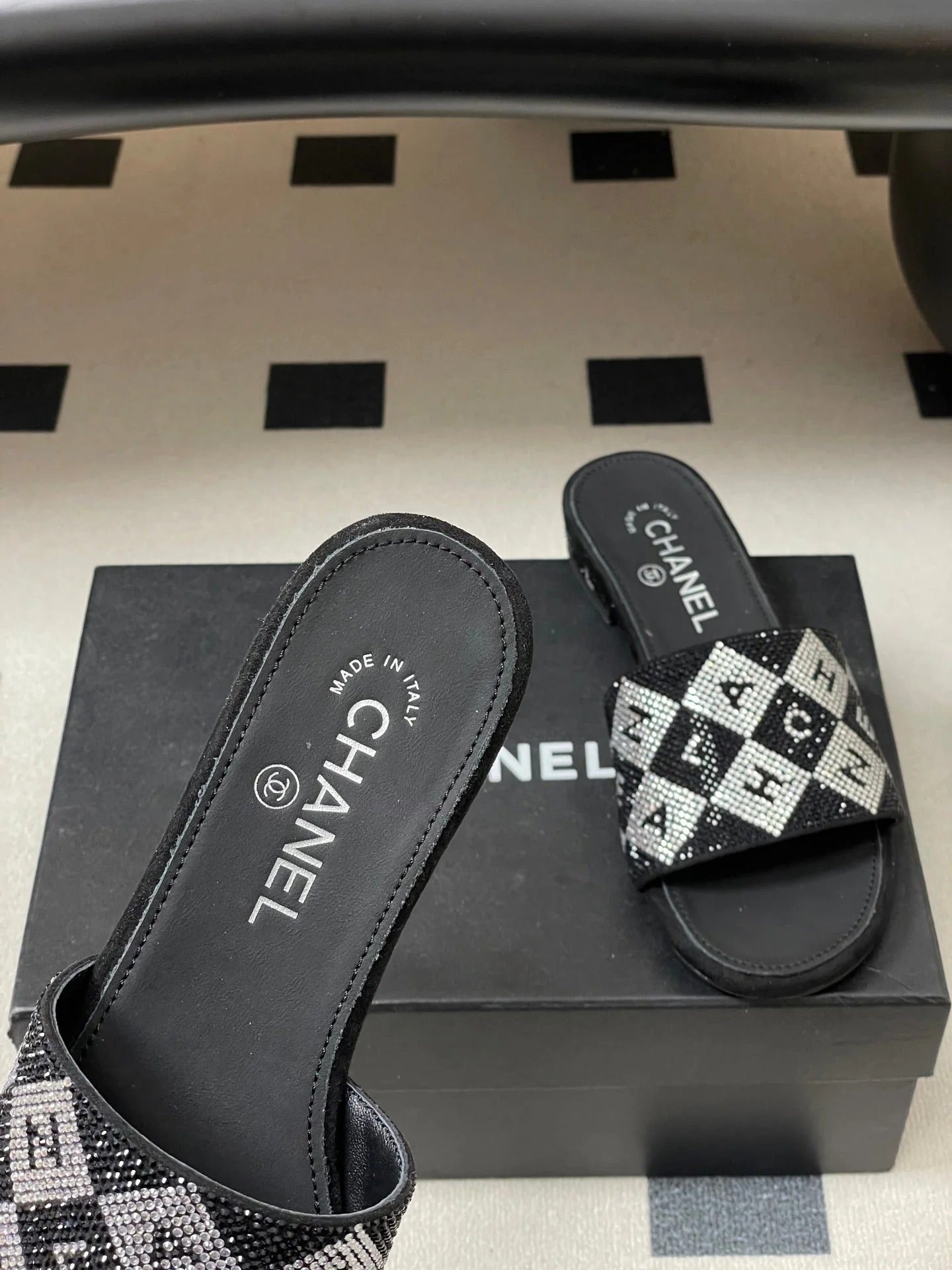 CC 26s Flat Sandals Black Sheepskin Rhinestones 649522