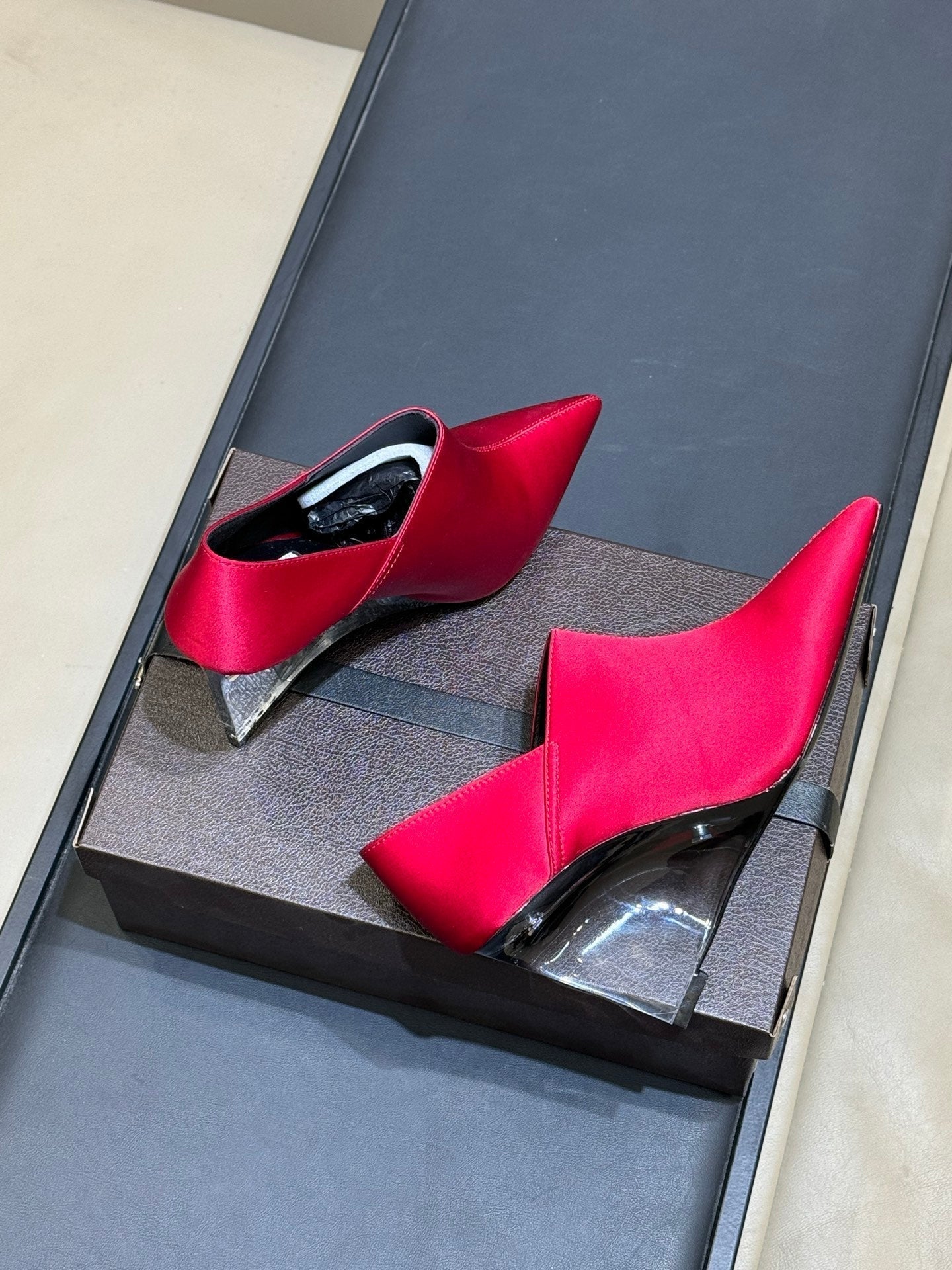 Alaia 26 Pointed-Toe High Heels 70 Red Genuine Leather 621723