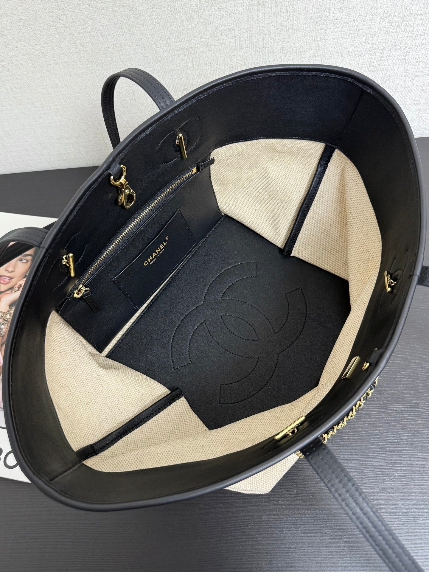 CC 2026 Coco Beach Beach Tote Bag 46cm Off-white mix Black Canvas Leather