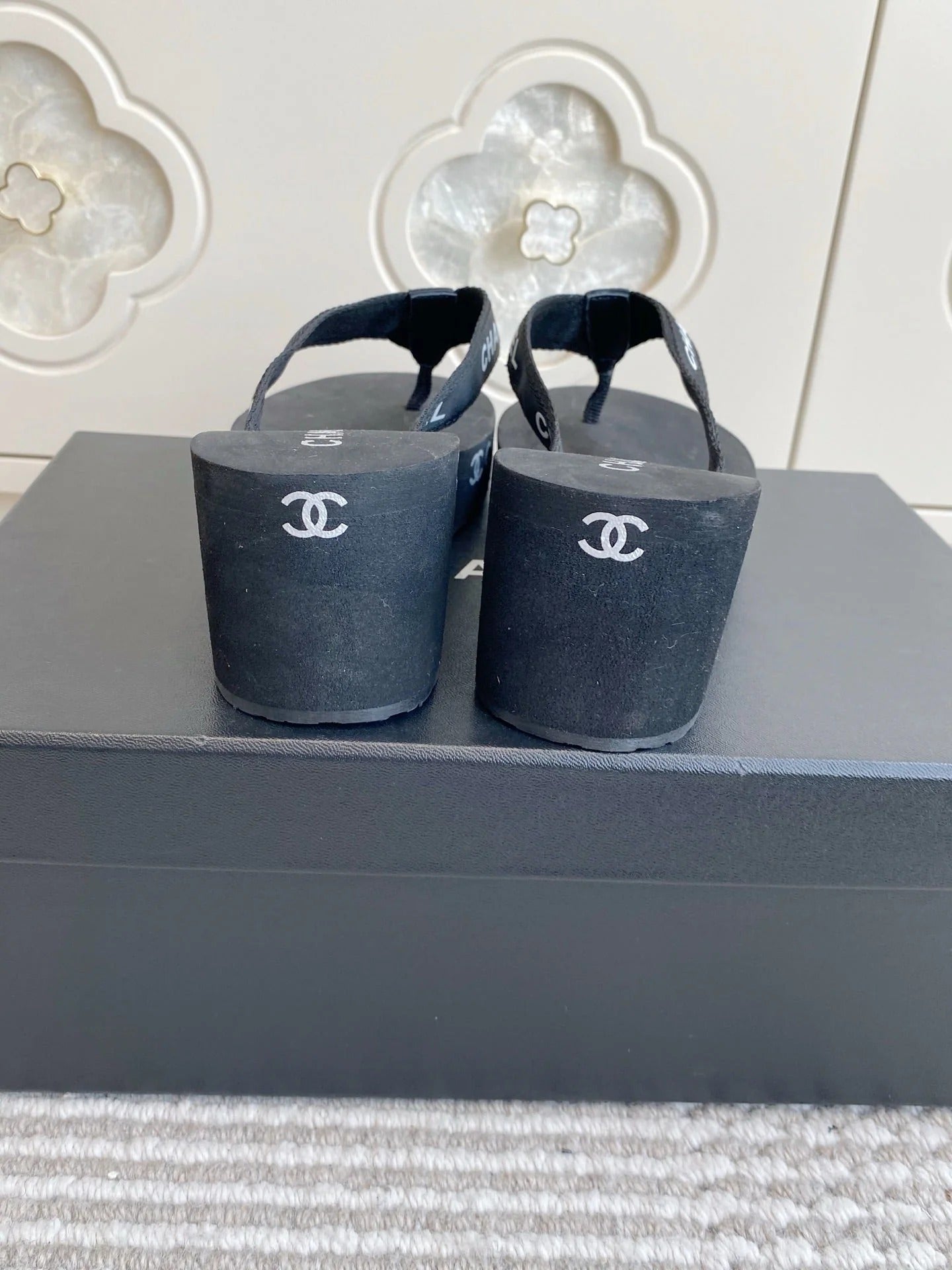 CC 26s Thong Sandals 65 Black Rubber Leather 647674