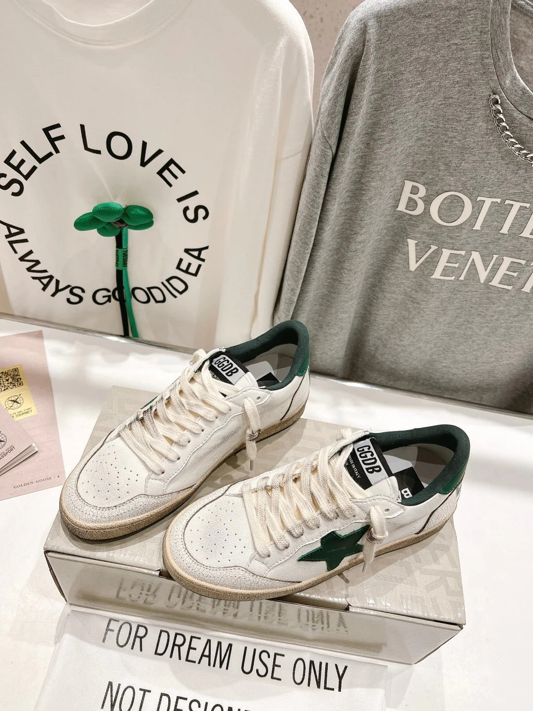 Golden Goose 2026 Deluxe Brand White Green Cowhide 429782