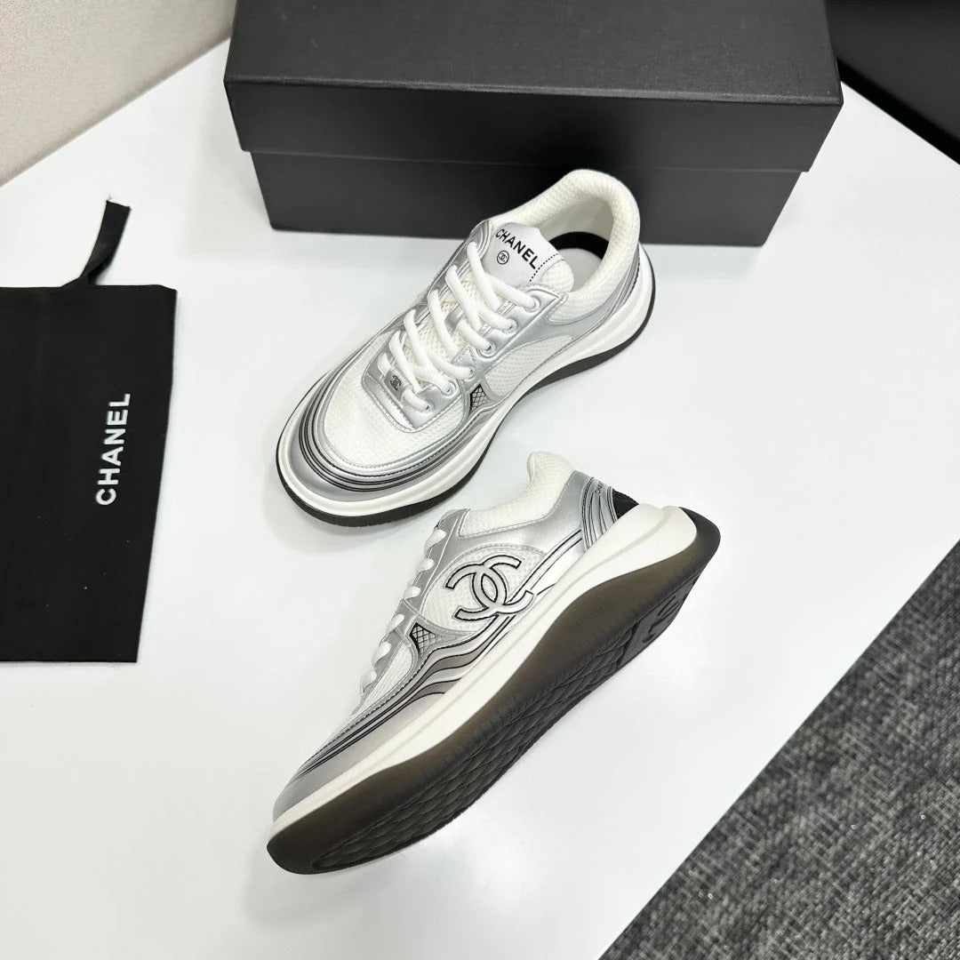 CC 26s Casual Sneakers White Gray Fabric Cowhide 626380