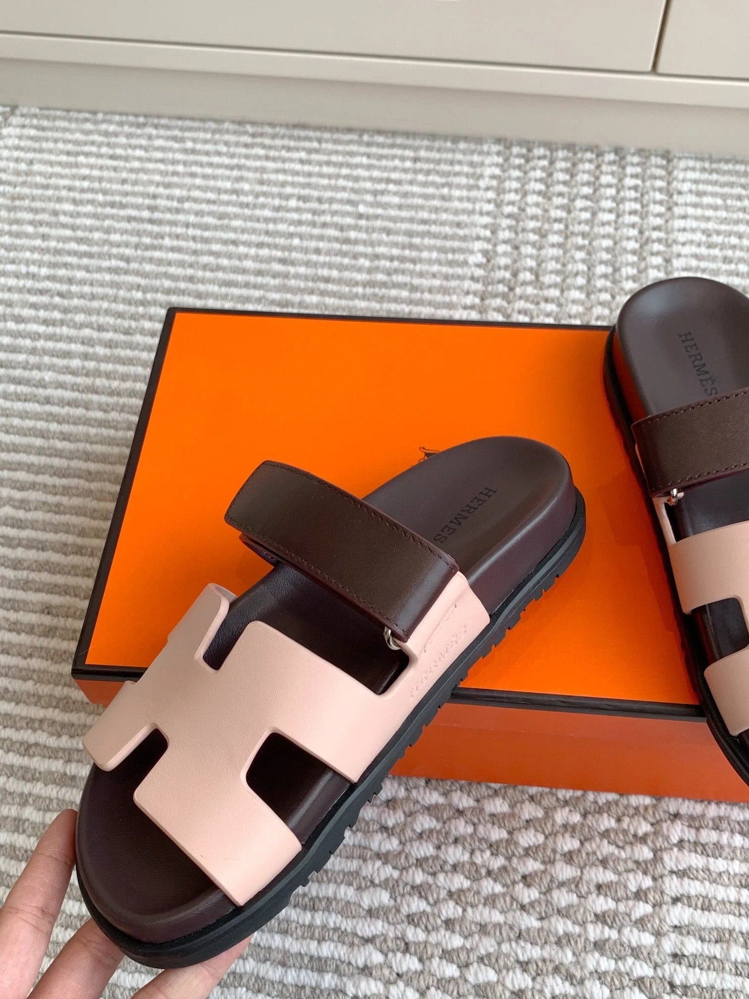Hermes 2026 Chypre Sandal Two-tone Calfskin 982191