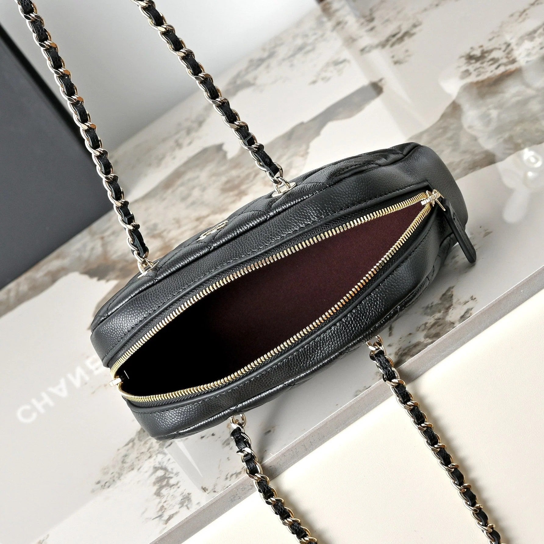 Chanel 2026 Chain Clutch Bag 19.5cm Black Calfskin 140657