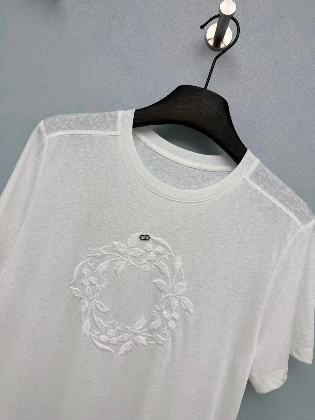 Dior 2026 Floral Embroidery Short-Sleeve T-Shirt White Cotton 392386