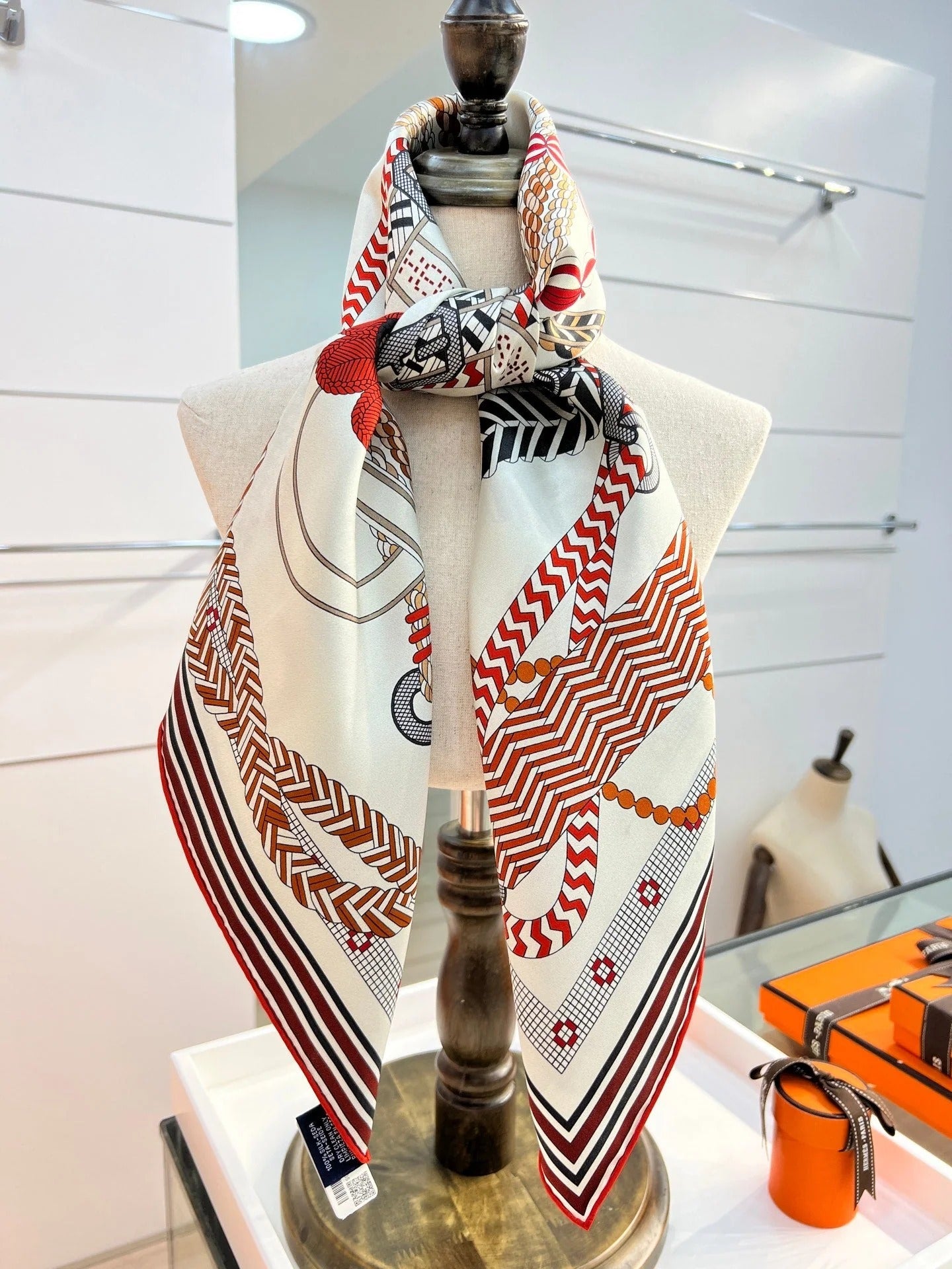 HM 26s Knitting Scarf 90 White Red Colorful Mulberry Silk 148054