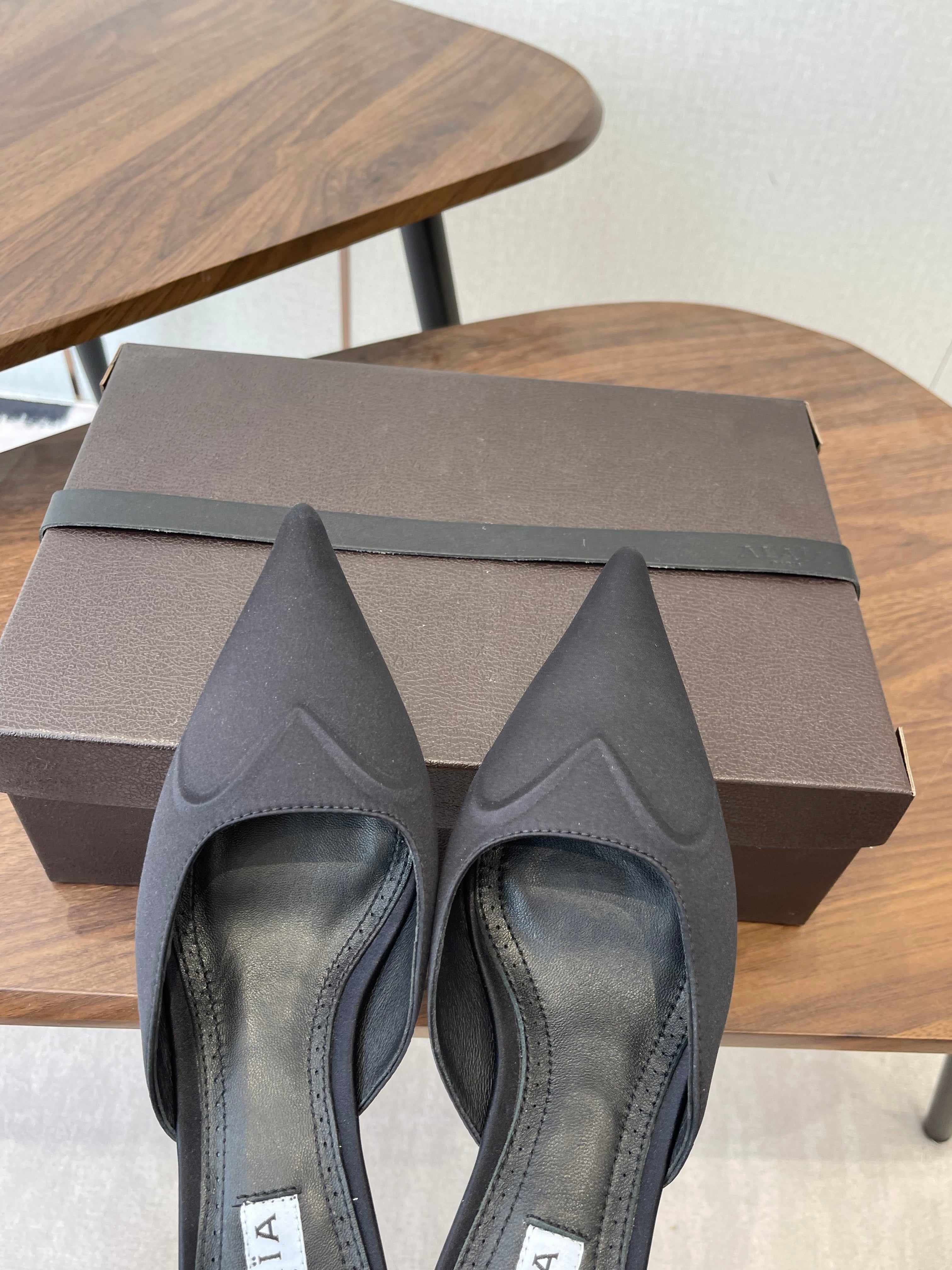 Alaia 26 Pointed-toe Mules 50 Black Sheepskin 624906