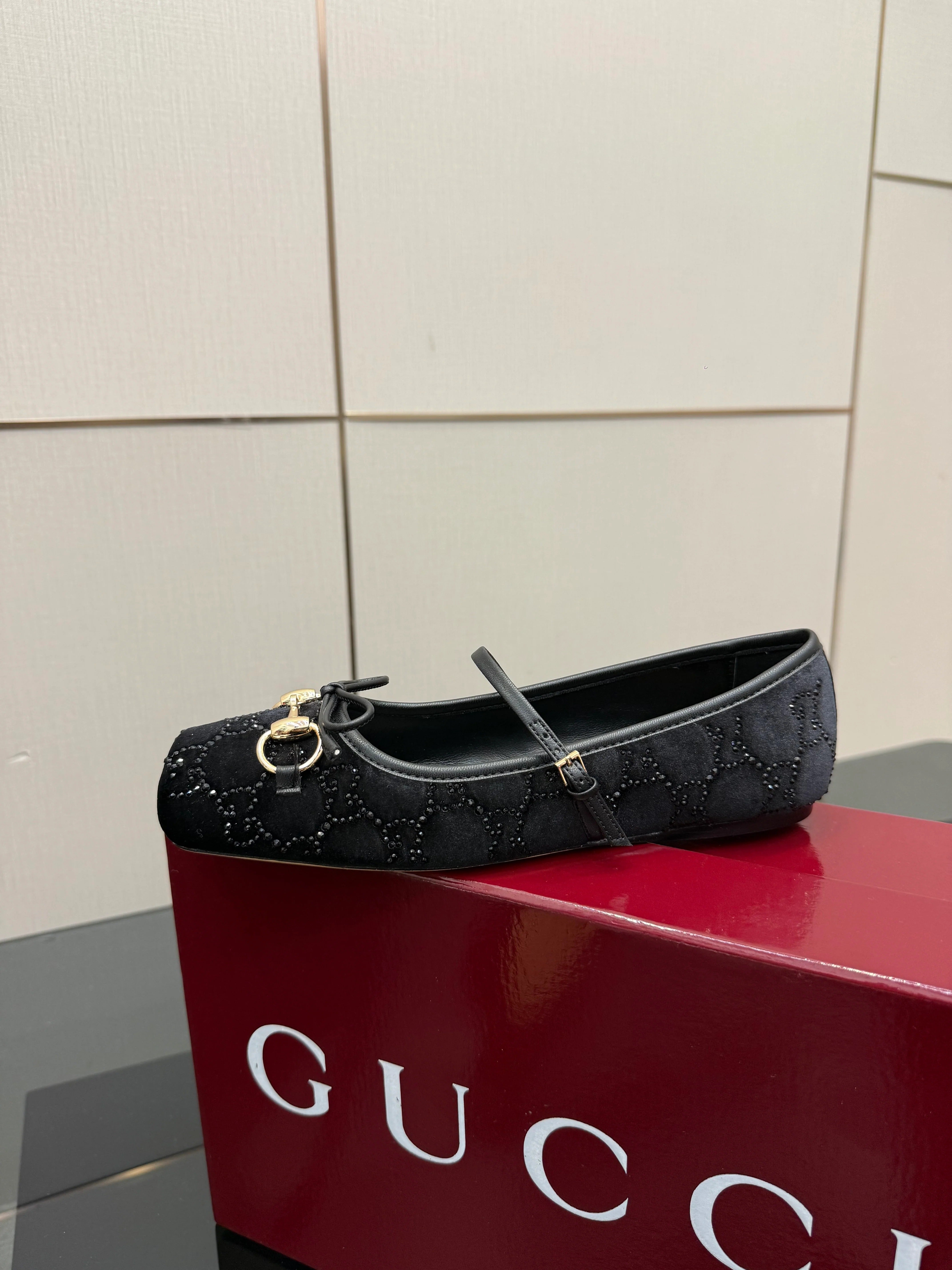 Gucci 2026 Crystal Rhinestone Ballet Flat Black Velvet Leather 629715