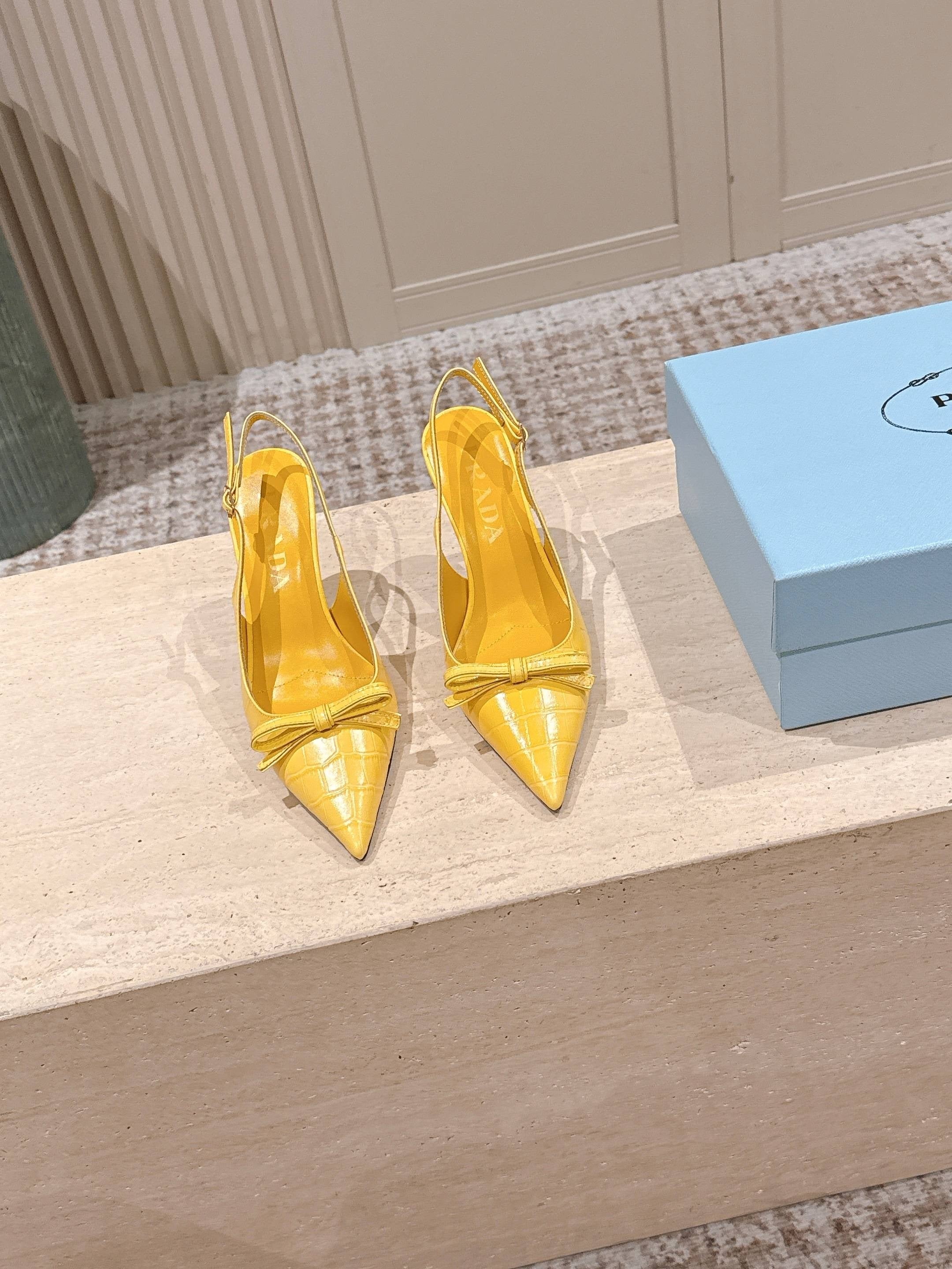 PRA 26S Slingback 85 Yellow Crocodile Embossed Leather 630738
