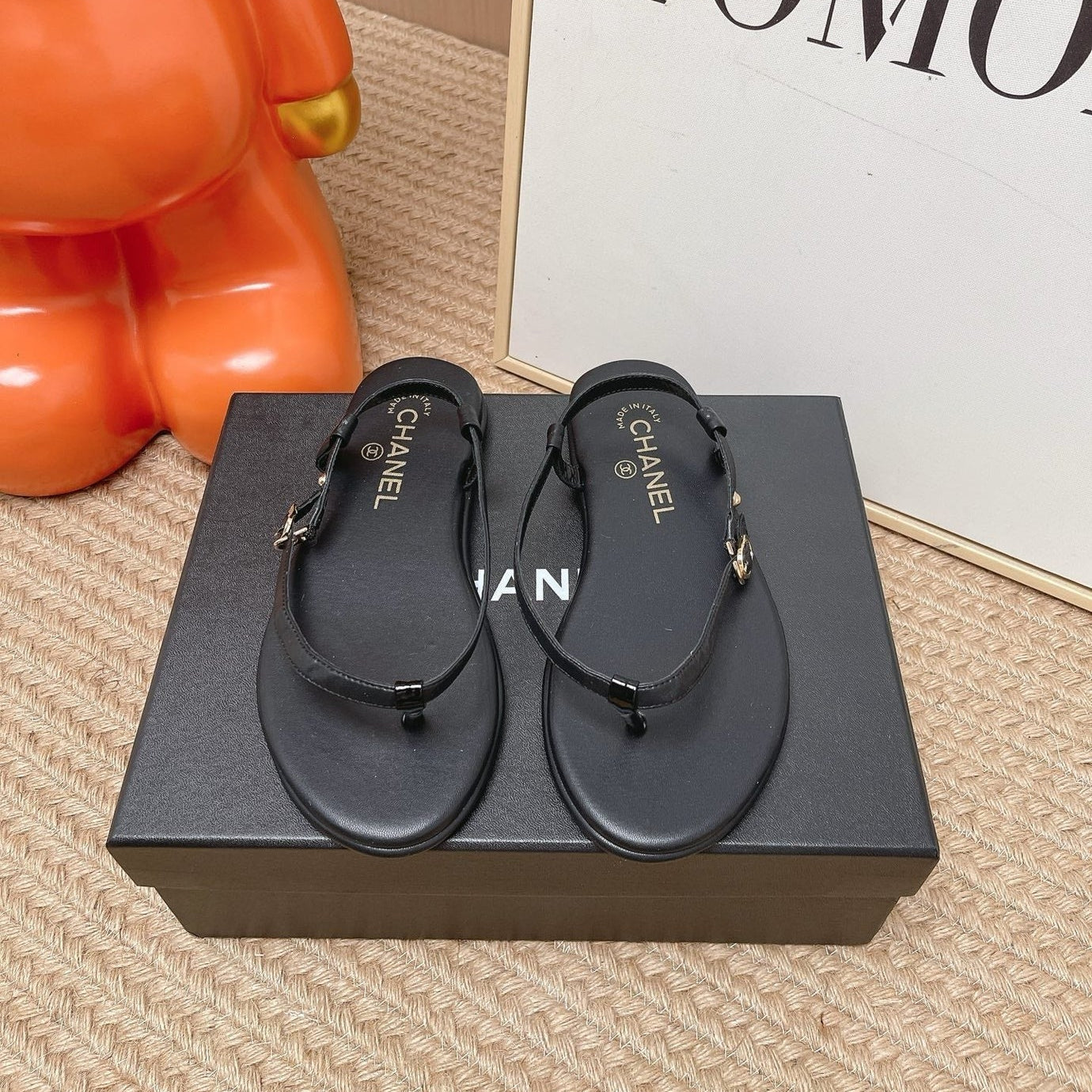 Chanel 2026 Flat Toe-Flip Sandals Sheepskin 855362