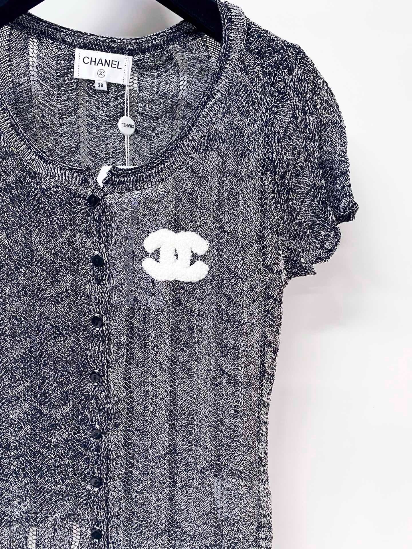 Chanel 2026 Short-Sleeve Cardigan Grey Wool Laine 442981