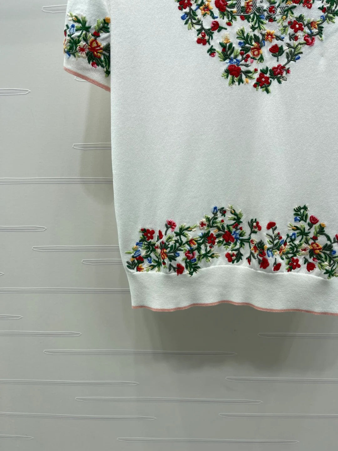Dior 2026 Embroidered Floral Knit Short-Sleeve T-Shirt White mix Colors Wool
