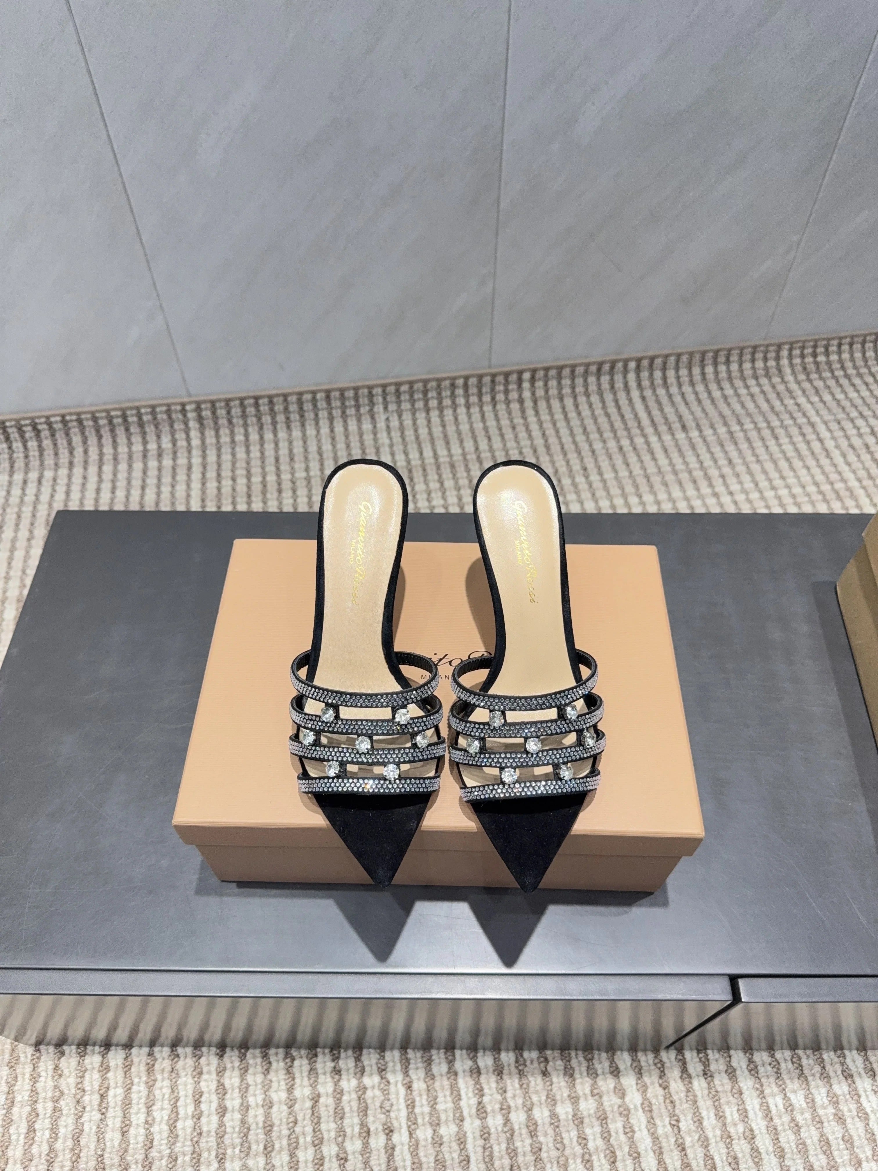 Gianvito Rossi 26SS High Heeled Sandals 100 Black Beige Sheepskin 613826